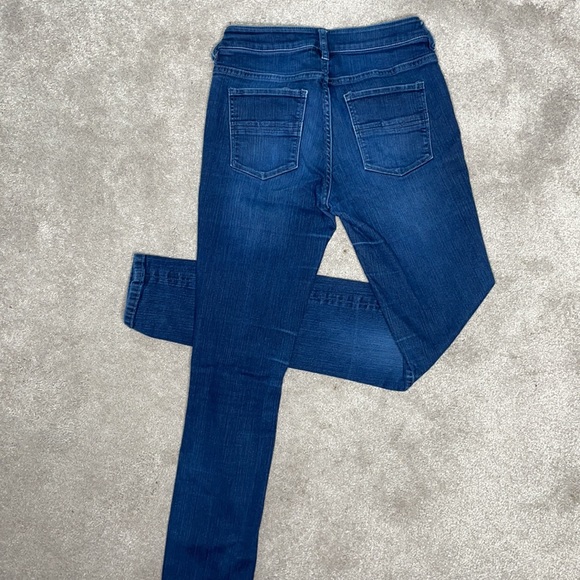 USED - Picture 2 of 2